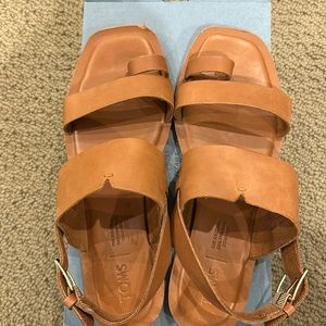 Toms Freya tan sandals 8